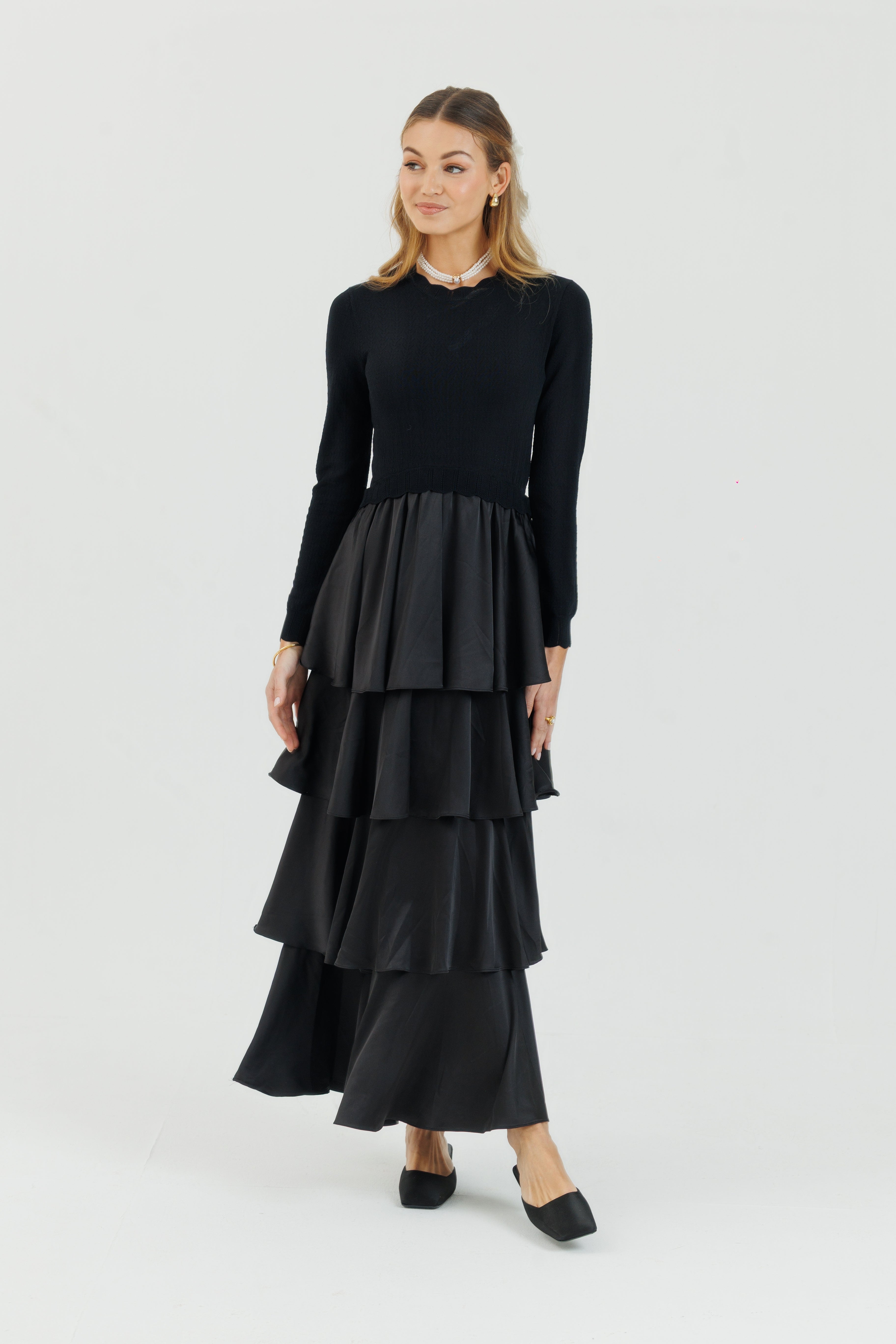 Scalloped Ruffle Maxi Black – LOU&UP